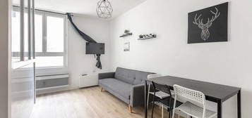 Studio meublé  à louer, 1 pièce, 32 m², Étage 2/–