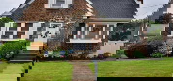7340 Hasbrook Ave, Philadelphia, PA 19111