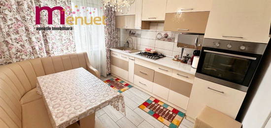 Apartament 3 camere,str.Alunisului,etaj 1