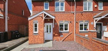 3 bed semi-detached house to rent