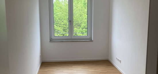 Stilvolle 4-Raum-Wohnung mit gehobener Innenausstattung mit Balkon und EBK in Weimar