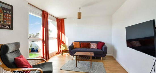 3 bedroom flat for sale