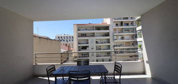 Type 4 meuble grande terrasse au calme 13006