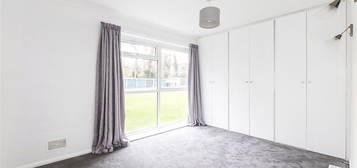 Flat to rent in Drake Court, Cranes Park Avenue, Surbiton, Surrey KT5