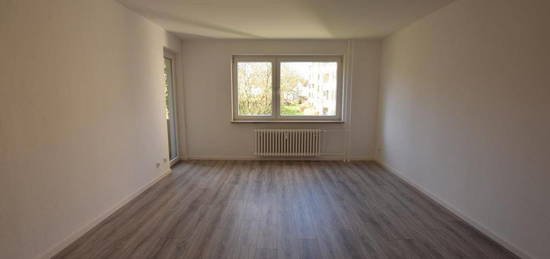 +++ Tolle renovierte 2-Zimmerwohnung mit neuem Bad; Dusche und Balkon +++