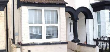 Shared accommodation to rent in Windsor Road, Gillingham ME7