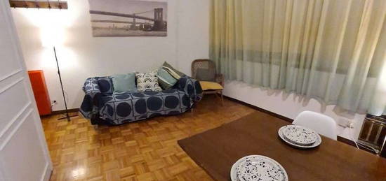 Studio T0 / T1 mobilado Rua Santa Catarina, metro Bolhão Porto