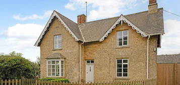 3 bedroom detached house