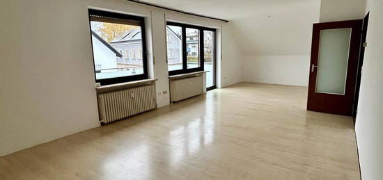 4,5 Zimmer DG-Wohnung, 103,5 qm, frisch renoviert, SW-Balkon