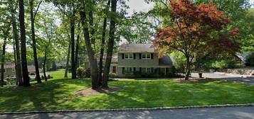 3 Highland Dr, North Caldwell, NJ 07006