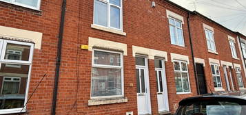 Terraced house to rent in Henton Road, Leicester LE3