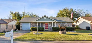 1414 Phillips St, Cleburne, TX 76033