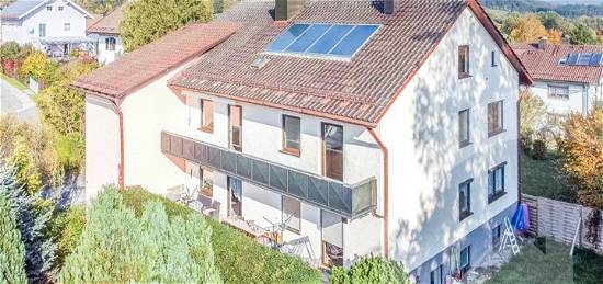Mehrgenerationenwohnen in Zwiesel: Flexibles Zweifamilienhaus mit großem Garten! Provisionsfrei!