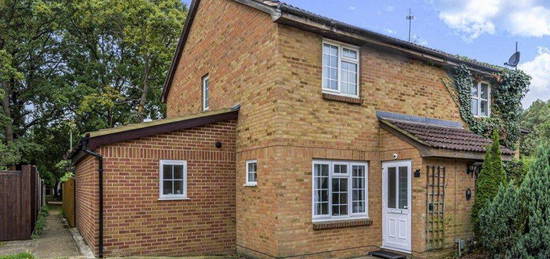 4 bed semi-detached house to rent