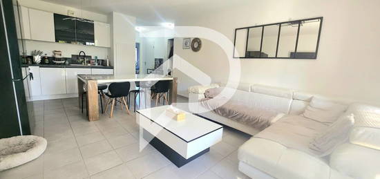 Appartement  à vendre, 3 pièces, 2 chambres, 61 m²