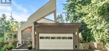 8152 Woodwyn Terr, Central Saanich, British Columbia