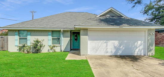 1001 Hardwood Ln, College Station, TX 77840