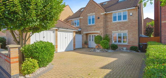 6 bed detached house for sale