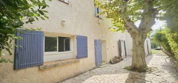 Villa  à vendre, 5 pièces, 3 chambres, 130 m²