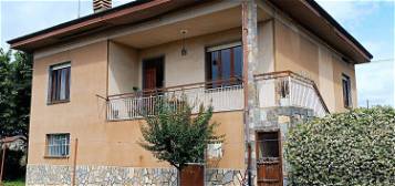 Villa in vendita in via Adige, 3