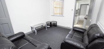 4 bed shared accommodation to rent