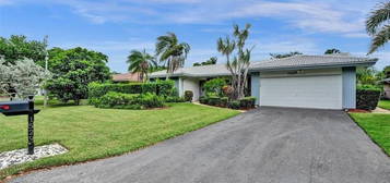 1529 NW 85th Dr, Coral Springs, FL 33071