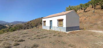 Casa rural en avenida De la Huerta en Casabermeja