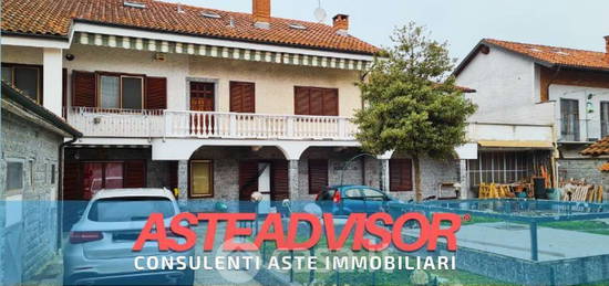 Casa bi/trifamiliare in Frazione Tetti Peretti 41