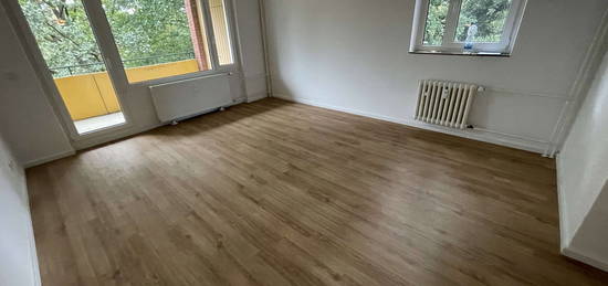 Schöne 3 Zimmer Wohnung mit Balkon