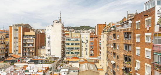 Ático de alquiler en Industria, Sagrada Família