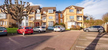 Flat to rent in The Chase, Stanmore HA7