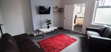 4 bed shared accommodation to rent