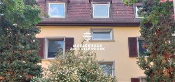 Almenhof - Teilsaniertes Fünfparteienhaus mit Parkblick -  zwei neu sanierte Wohnungen frei