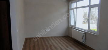 FINDIKZADE DE KİRALIK YENİ TADİLATLI 2+1 DAİRE 90 M2 20.000 TL.