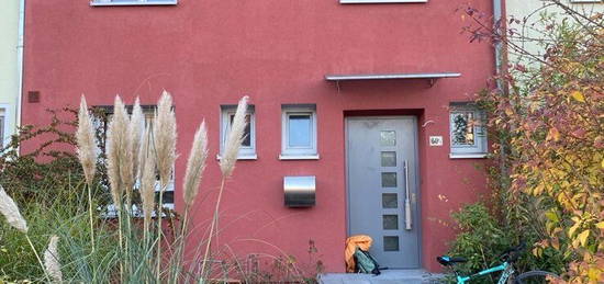 Ideales Familienhaus, ganz neu und aufwändig saniert