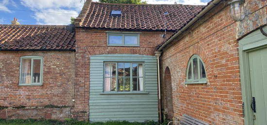 2 bedroom detached house