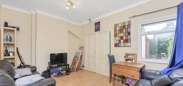 3 bed flat to rent