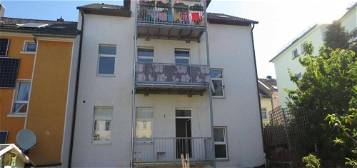 schöne vermietete 2-Zimmer-Etagen-ETW mit Wanne, Dusche und Balkon im EG in Plauen (Ostvorstadt)