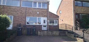 Town house for sale in Fourlands Crescent, Idle, Bradford BD10