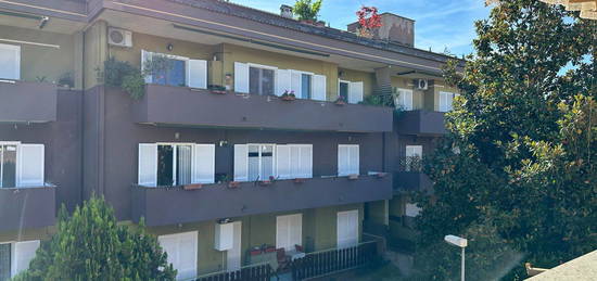 Appartamento su due piani in vendita in via Fontana della Girandola, 19