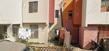 Casa Ubicada En Condominio Robledal, Hacienda Las Delicias, Tijuana, B.c. Sk04