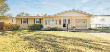 2444 Robin Rd, Salina, KS 67401