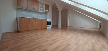 Pronájem bytu 2+kk 57 m² (Podkrovní)