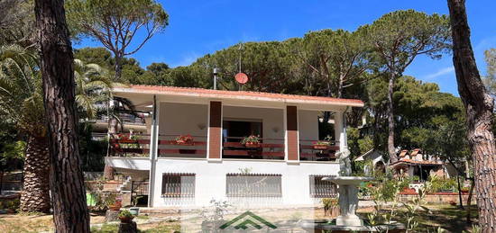 Villa unifamiliare via Del Glicine San C., Quercianella, Livorno