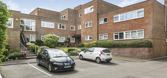 Flat for sale in Darnhills, Radlett WD7