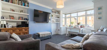 2 bedroom ground floor flat for sale