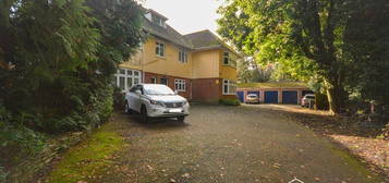 2 bedroom ground floor flat for sale