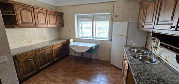 Arrendamento - Apartamento T3 No Centro Da Póvoa De Varzim