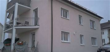 Ansprechende und gepflegte 3-Zimmer-Wohnung mit Balkon in Sielenbach, OT Tödtenried