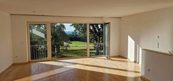 3ZKB-Wohnung in separatem Anbau mit Terrasse und Fernblick